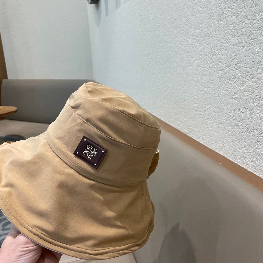 Loewe Caps